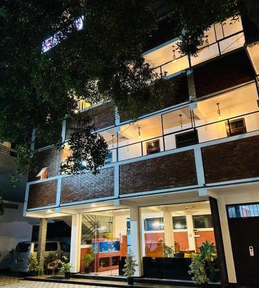 Unic Residence And Transit Hotel