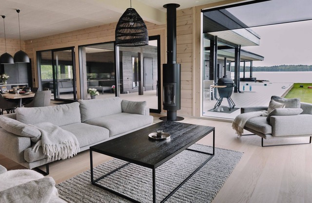 Uniikki talo omalla rannalla ja uima-altaalla