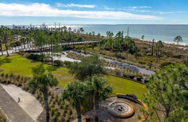 Unique 1-bed home short walk to the beach, 2 pools home in the Beach Resort