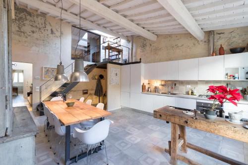 Unique 100 sqm design flat in Oltrarno