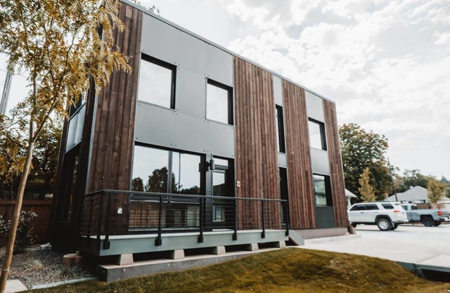 Unique 3 Bed 2 Bath Full Wood Home, Pet-friendly