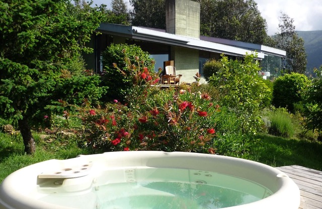 Unique house in the mountains, views of the bay of Baiona, pets welcome