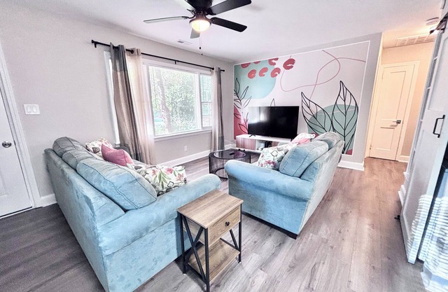 Unique Old Charm 3-bedroom, 4-bed with Updated Comfort!