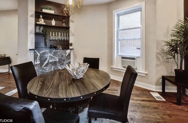 University Of Chicago Lux Pad 10 mins to Downtown