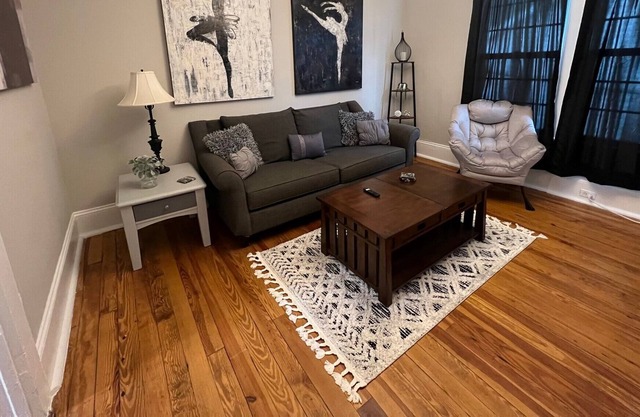Updated 1 Bedroom - Walk to Uptown - Pet Friendly!