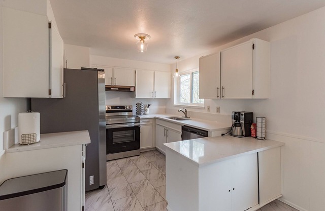 Updated 4beds/2baths Cozy House