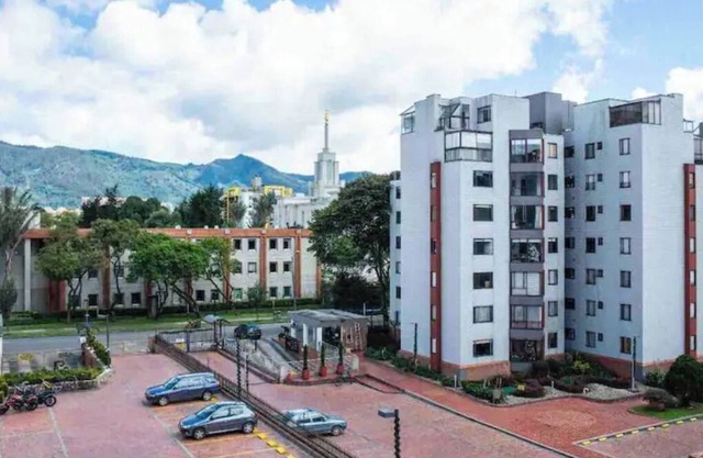 Updated Apt in Privileged Area - Accommodates 10