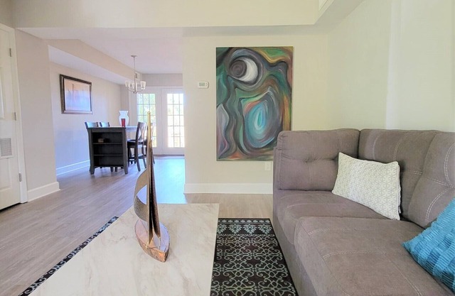 Updated Condo w/Full Kitchen near NC State