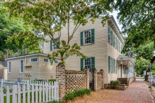 Updated Historic Villa 3 BR suites Walk Everywhere