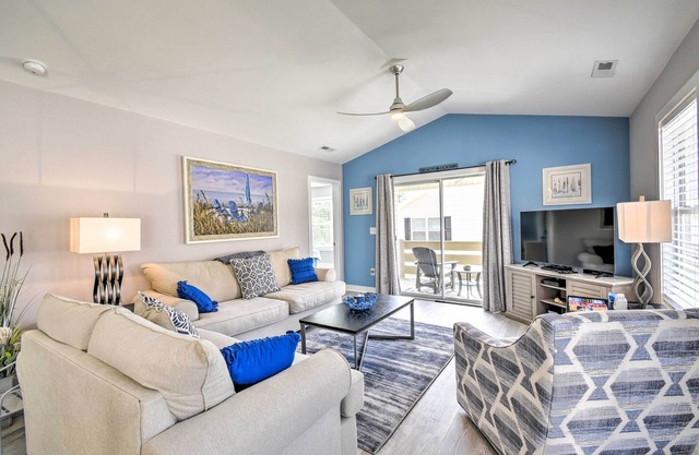 Updated Myrtle Beach Cottage w/Shared Pool!