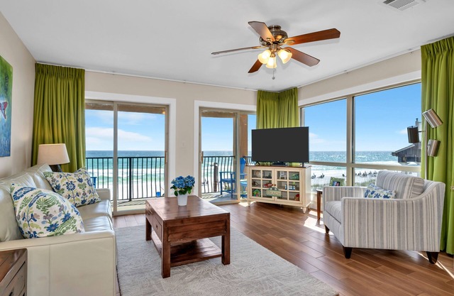 Upscale Beach Front! Great Reviews~West End w/Tons of Windows~Free Beach Service