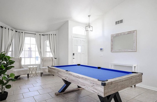 Upscale Desert Escape for gathering - peaceful serenity AND fun!n