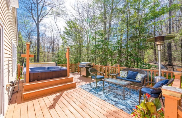 Upscale, Dog friendly, Perfect for Families, Games, Hot tub