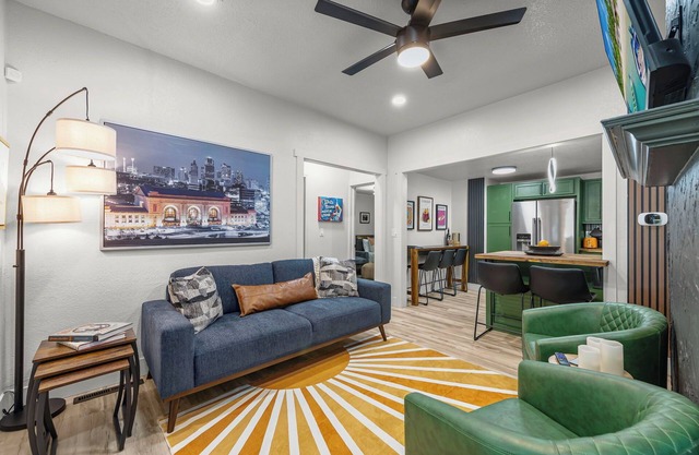 Upscale Stay Near Stadiums, Truman Sites, Downtown Kansas City, & Hospitals