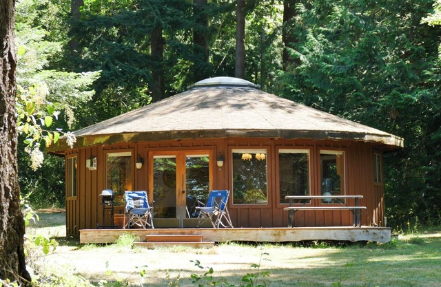 Upscale Yurt/Sauna/Pet Friendly/Water View/FP, close to beach