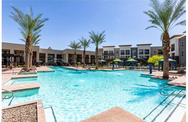 Urban Aztec Luxury in the Heart of Tempe w 2 King Bed by Lokal Stays