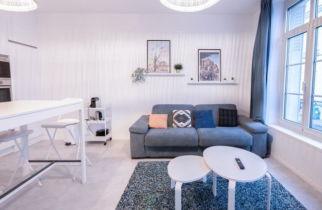 Urban Calm – Bright & Modern Stay