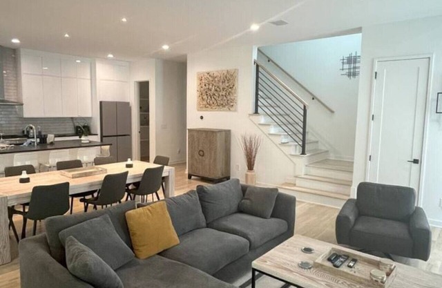 Urban Oasis on Beltline. Jacuzzi, rooftop. Walk to restaurants and park