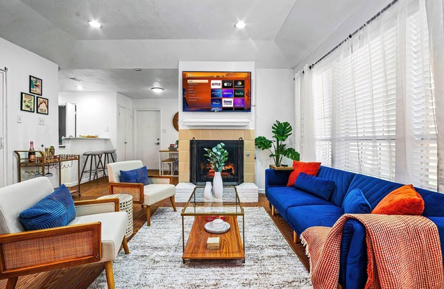 Urban Retreat: Near Downtownn