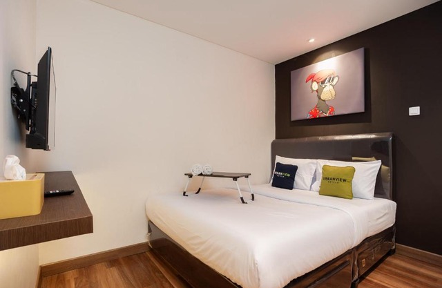 Urbanview Hotel Groovy Inn Tangerang