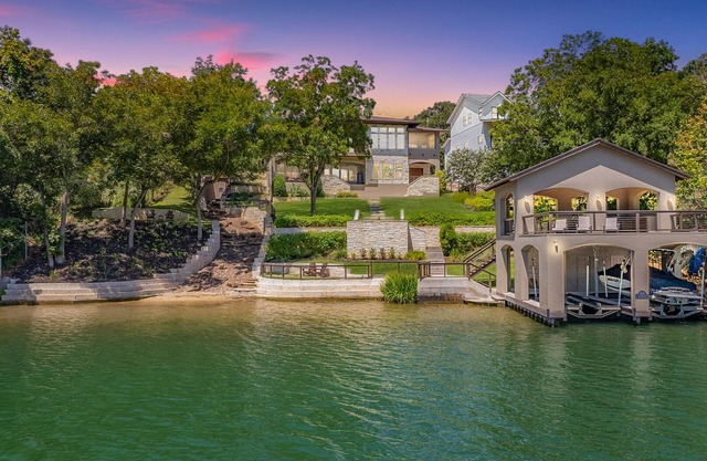 UT Football Fave - Waterfront, Private Mini Beach!