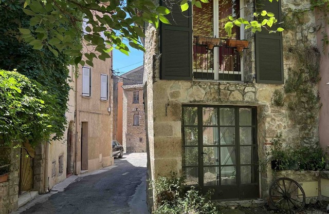Vérité Maison de Lorgues village center- Charming 2 bed 2 bath oasis