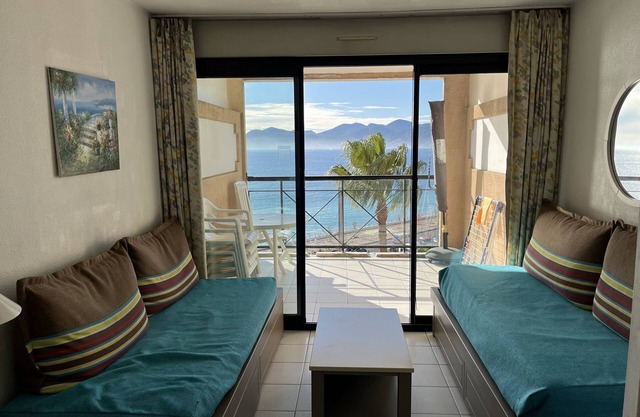 Vacation apartment 504 with balcony and sea view, air condition, parking