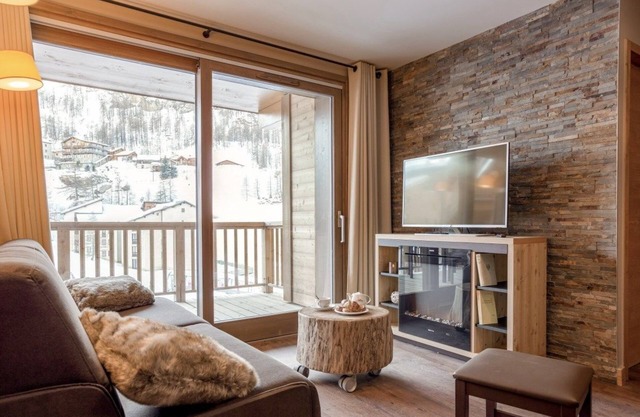 Vacances de Ski Près des Pistes | Appartement Chaleureux + Cheminée