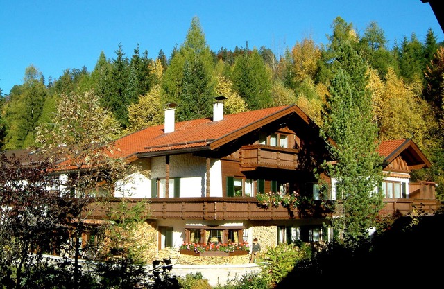 Vacation apartment 'am Oberen Rain', cozy 1-room apartment with mountain view at the edge of the forest