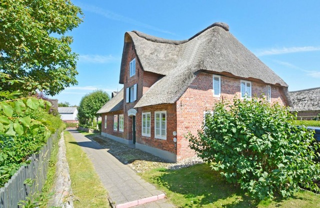 Vacation apartment/apartment for 4 guests with 90m² in Utersum (296454)