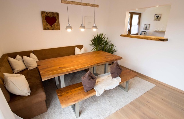 Vacation apartment "Rauschbergblick" with balcony, two bedrooms, dogs welcome