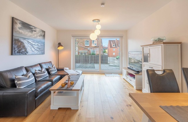 Vacation apartment "Theos Garten" in Husum for up to 4 people