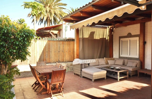Vacation 'Bungalow En Playa Del Inglés' with Shared Pool, Private Terrace and Wi-Fi