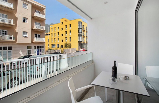 Vacation Home 'Flying La Palma - Yellow' with Mountain View, Terrace & Wi-Fi