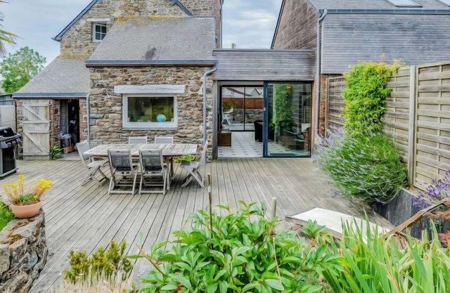 Vacation home Le Gros chêne in Saint Méloir des Ondes - 7 persons, 4 bedrooms