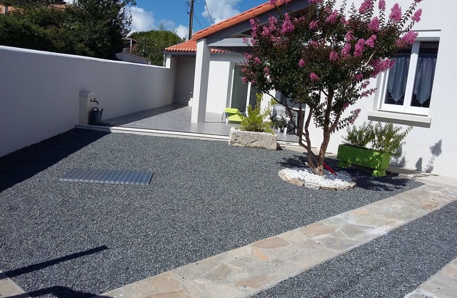 Vacation home in Meschers quiet area