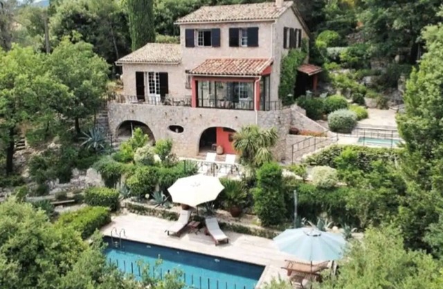 Vacation home for 6 guests with 180m² in Châteauneuf-Grasse (264874)
