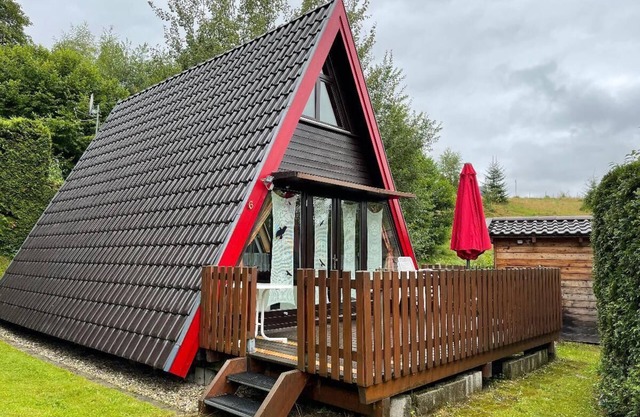 Vacation home (53 sqm) for up to 4 people with wooden terrace and charcoal grill