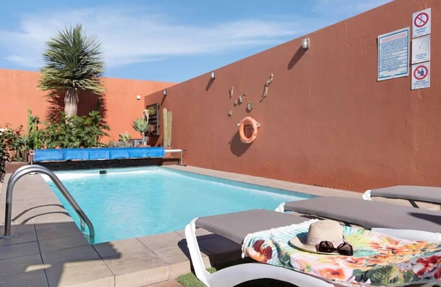Vacation Home 'El Rincón De Vals' with Private Pool, Wi-Fi and Air Conditioning