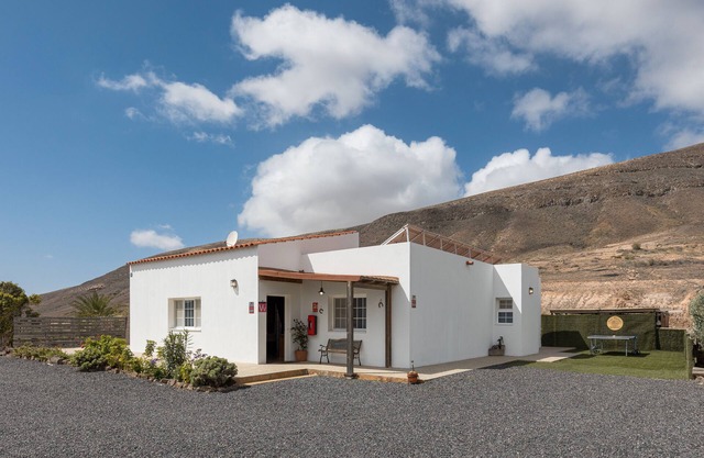 Vacation Home 'Guerepe' with Mountain View, Wi-Fi and Air Conditioning