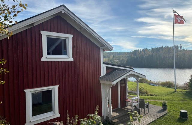 Vacation home Ramona - Vacation with lake view & boat near Sundsvall