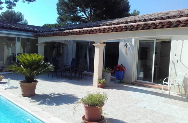Vacation rental villa in Six fours les plages