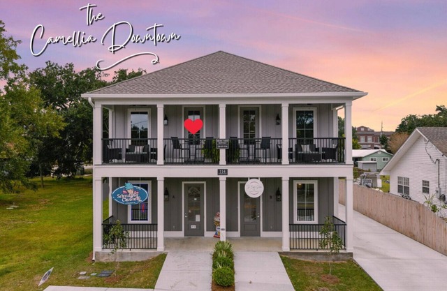 Vacation Rental Oasis in Downtown Long Beach - Your Gateway to Gulf Coast Bliss!