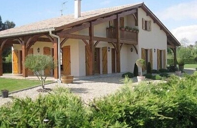 VACATION RENTAL: VILLA BEAUTIFUL TALAIS SOULAC NEAR THE SEA