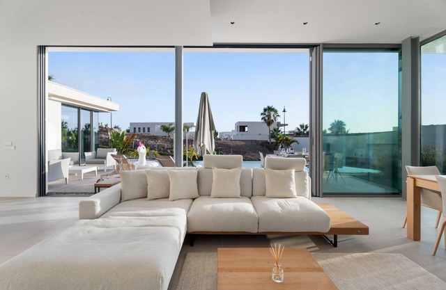 Vacation Villa 'Luxliving Tenerife Dali' with Sea View, Wi-Fi and Air Conditioning