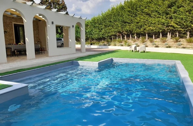 Vacation villa with private pool Italy in Rome for friends and families