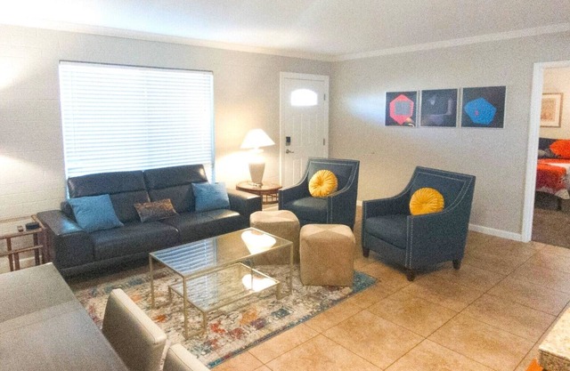 Valley Ho Neighbor-Poolside-Old Town Garden Dist-Walkable neighborhood