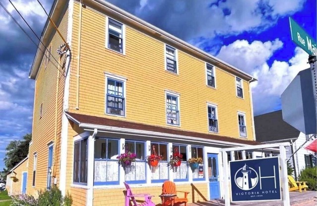 Valley Pearl Suite | 2 BDRM sleeps 6, full kitchen