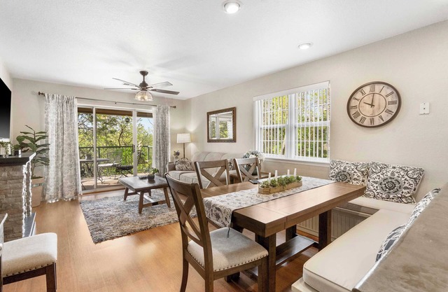 Valley View Treehouse | Holiday Hills Branson | Golf Resort | Outdoor Pools