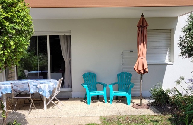 VANNES, bright T2 with garden 10 min walk from the port and the city center